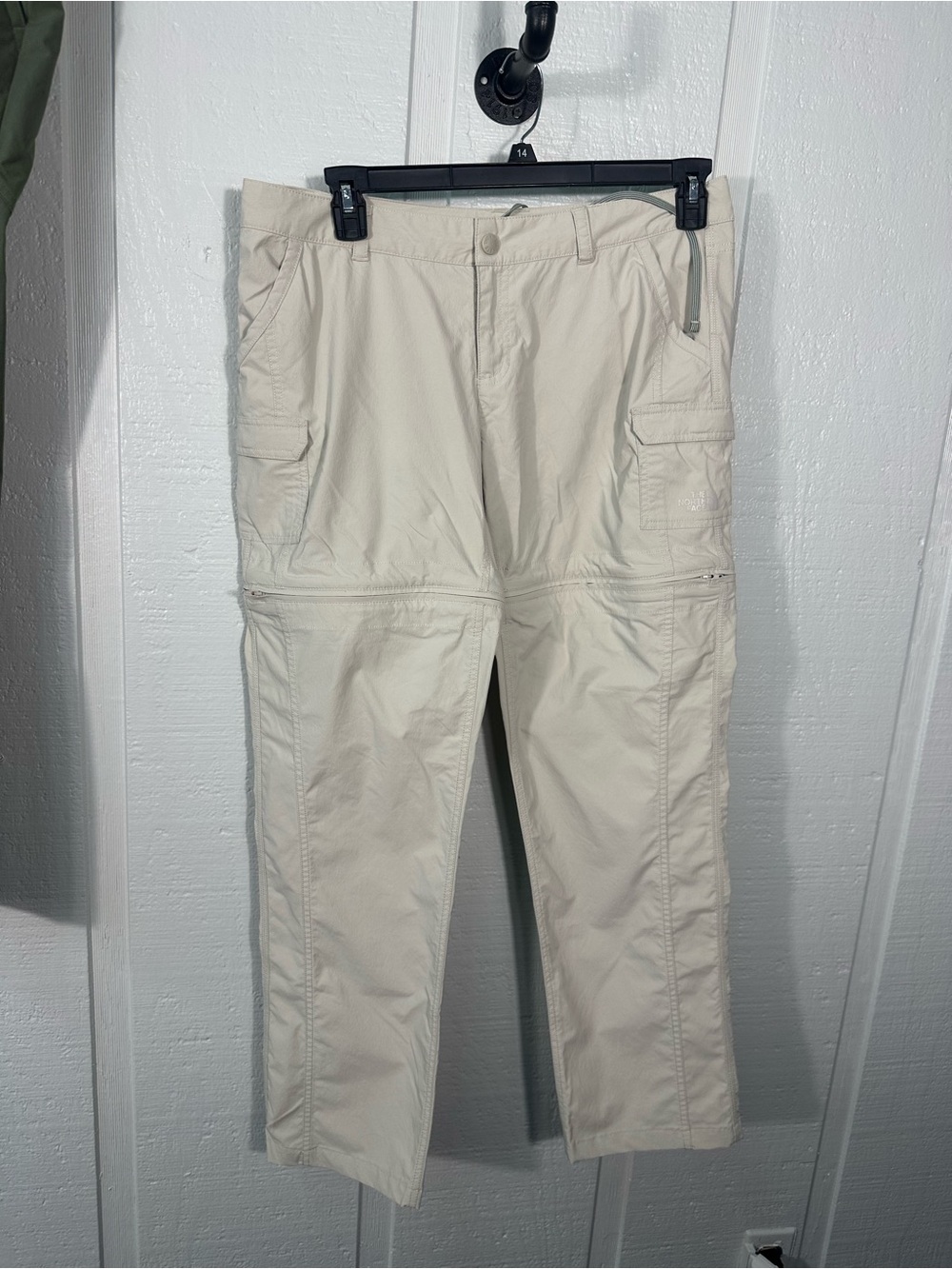 The Northface Women’s Khaki Convertible Pants Size 12 EUC